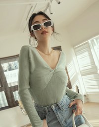 V Neck Twisted Cashmere Knit Top