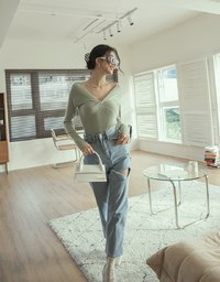 V Neck Twisted Cashmere Knit Top