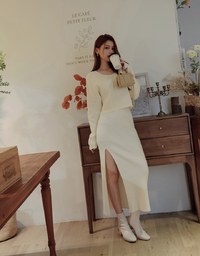 Textured Embroidered Knit Top