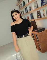 Sloping Shoulder Knit Top