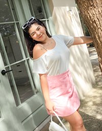 Sloping Shoulder Knit Top
