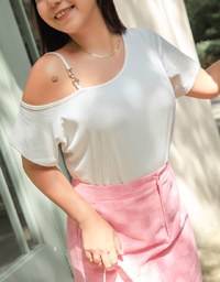 Sloping Shoulder Knit Top