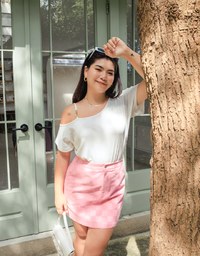 Sloping Shoulder Knit Top