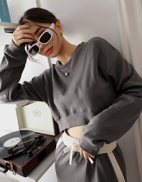 Comfortable Arc Crop Top