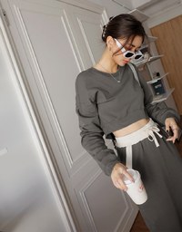 Comfortable Arc Crop Top