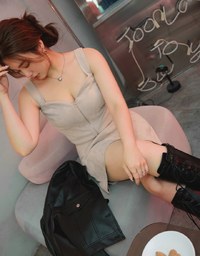 Peach Suede Wide Shoulder Zipper Vest (with padding)
