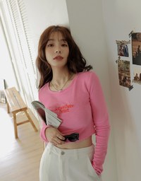 Printed Letter Curling Knit Top