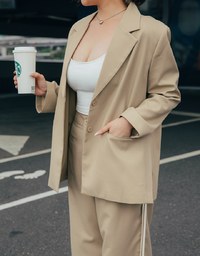 Neat Side Slit Blazer (With Shoulder Pads)