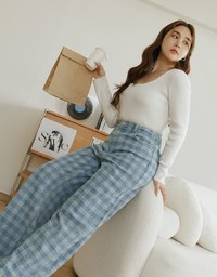 Solid Color U-neck Knit Top