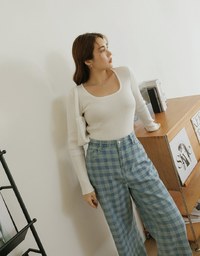 Solid Color U-neck Knit Top