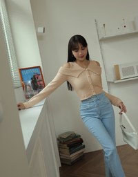 Soft Lapel Notched Knit Top