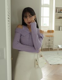 Soft Lapel Notched Knit Top