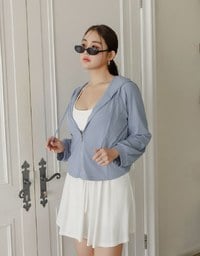 Cooling Fabric Fitted Zip-Up Hooded Jacket with Pockets Detail