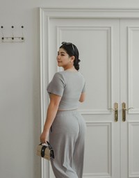 Twist Front Short Sleeve Cropped Top and Elastic Waist Relaxed Pants Setwear