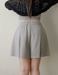 AIRY HOURGLASS High Waist Knit Pleated Flare Skort