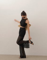 Lace Textured Halter Neck Sleeveless Padded Top