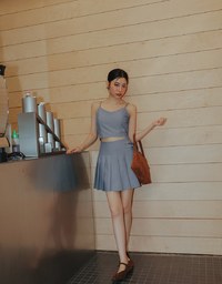 V Neck Fitted Cropped Padded Camisole Top with Back Zip Closure