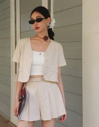 Classic High Waisted Pleated Shorts (with Belt)