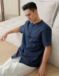Men’s Cheongsam Short Sleeve Jeans Denim Cheongsam Qipao Shirt with Knot Button Detail