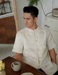 Men’s Cheongsam Floral Jacquard Design Short Sleeve Cheongsam Qipao Shirt with Knot Button Detail
