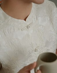 Men’s Cheongsam Floral Jacquard Design Short Sleeve Cheongsam Qipao Shirt with Knot Button Detail