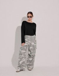 Basic Crew Neck Knit Fitted Long Sleeve Crop Top