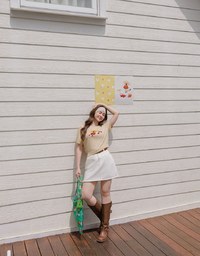 【DINOTAENG】Graphic Short Sleeve Knit Crop Top