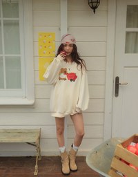 【DINOTAENG】Fluffy Embroidery Graphic Sweatshirt