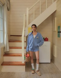 【DINOTAENG】Sweat Shorts With Daisy Graphic & Elastic Waistband