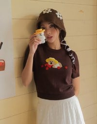 【DINOTAENG】Graphic Short Sleeve Knit Crop Top